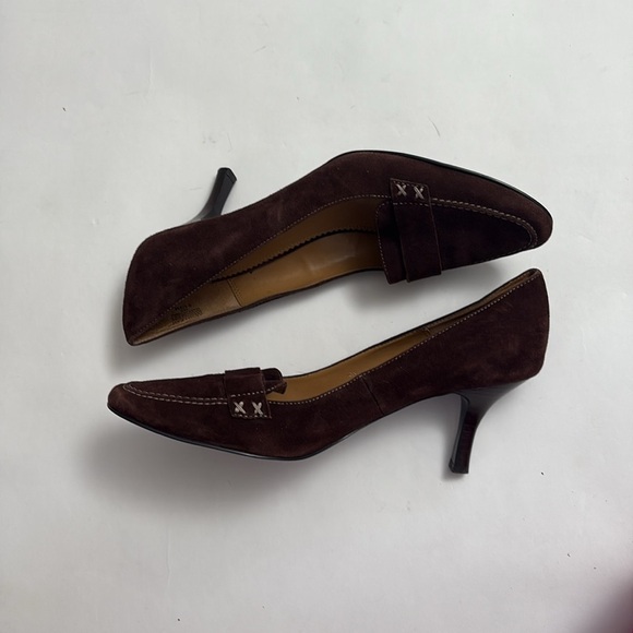ANNE KLEIN Suede Loafer Kitten Heels - Picture 2 of 10